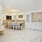 Spaces Mediterranean 4 Bedroom Апартаменты *